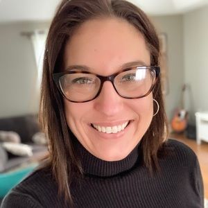 Meet your Posher, Nicole